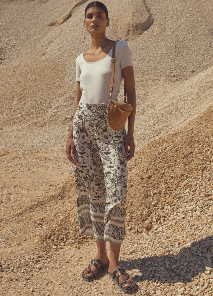 Andam - Pants - Women's printed culottes with elastic waistban - Elizabeth Summer