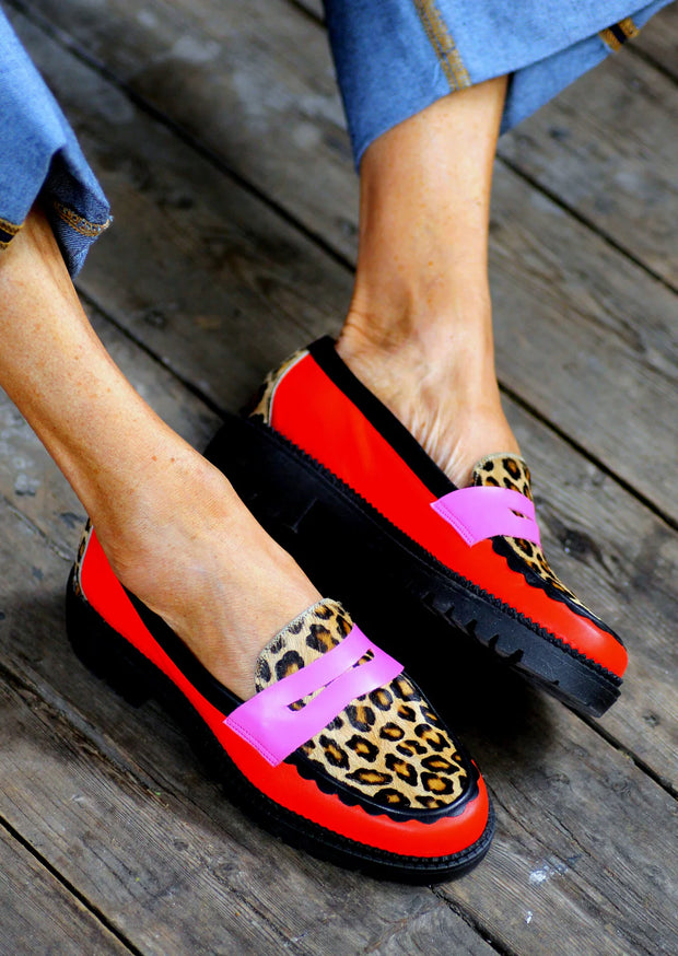 Elina Linardaki - Roarr Loafers - Elizabeth Summer