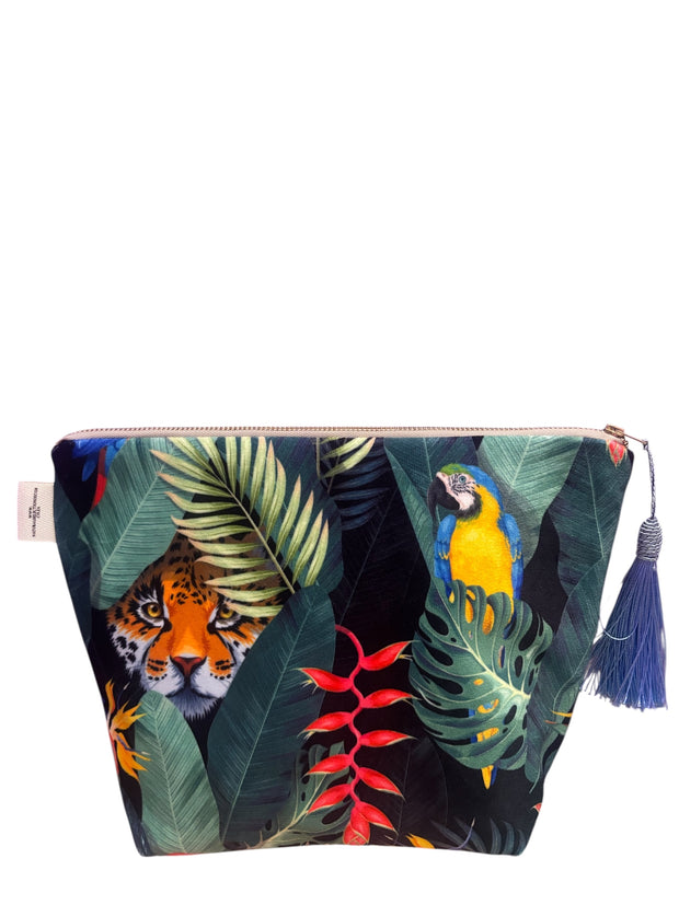 Whispering Leo - Velvet Makeup Bag - Elizabeth Summer