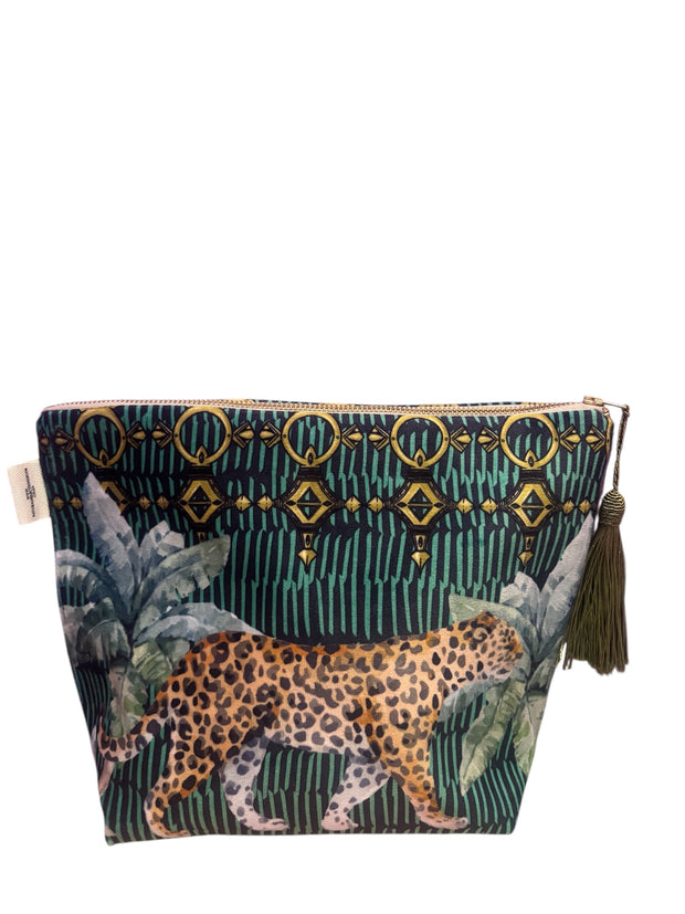 Vintage Leopard - Velvet Makeup Bag - Elizabeth Summer